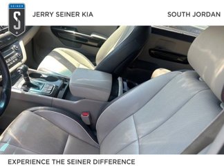 Used 2016 Kia Sedona EX image 1