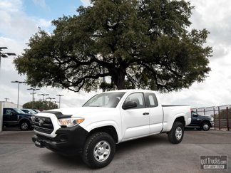 Used 2017 Toyota Tacoma SR5 image 1