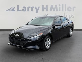 Used 2023 Hyundai Elantra SE image 1