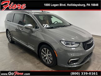 Used 2022 Chrysler Pacifica Pinnacle image 1