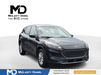 Used 2020 Ford Escape SE image 1