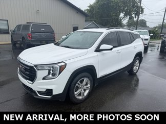Used 2022 GMC Terrain SLE w/ Driver Convenience Package image 1