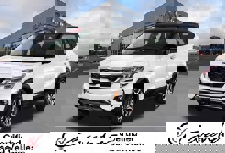 Used 2023 Kia Seltos S image 1