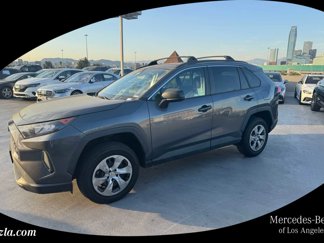 Used 2021 Toyota RAV4 LE image 1