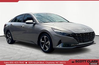 Used 2022 Hyundai Elantra SEL w/ Convenience + Premium Package image 1