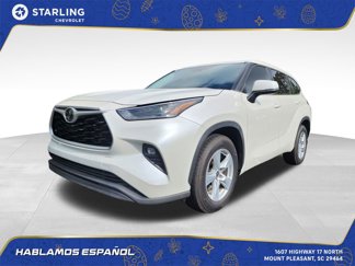 Used 2021 Toyota Highlander LE image 1