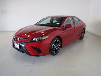 Used 2019 Toyota Camry LE image 1