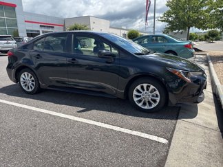 Used 2021 Toyota Corolla LE image 1