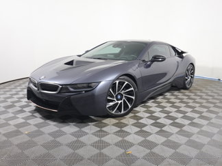 Used 2017 BMW i8 Coupe image 1