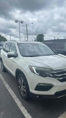Used 2017 Honda Pilot Touring image 1