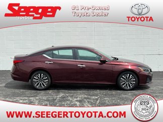 Used 2023 Nissan Altima 2.5 SV image 1