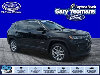 Used 2022 Jeep Compass Latitude image 1