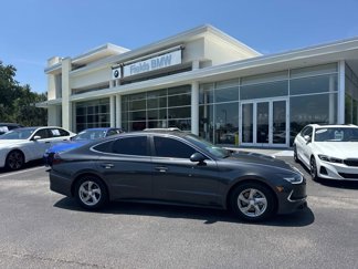 Used 2022 Hyundai Sonata SE w/ Preferred Accessory Package image 1