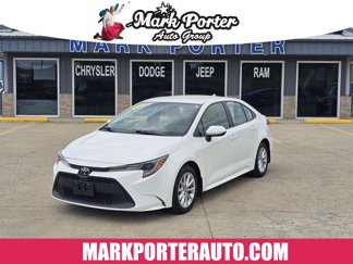 Used 2022 Toyota Corolla LE image 1