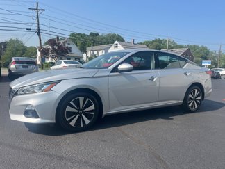 Used 2020 Nissan Altima 2.5 SV image 1
