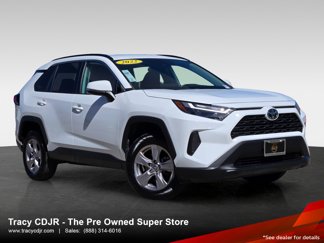 Used 2022 Toyota RAV4 XLE image 1