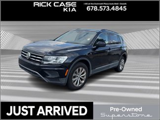 Used 2018 Volkswagen Tiguan SE w/ Panoramic Sunroof Package image 1