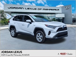 Used 2019 Toyota RAV4 LE w/ Carpet Mat Package image 1