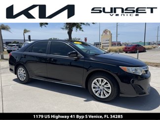 Used 2014 Toyota Camry L image 1