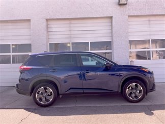 Used 2024 Nissan Rogue SV image 1