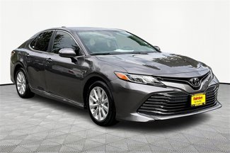 Used 2020 Toyota Camry LE image 1