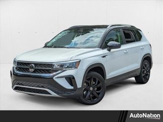 Used 2024 Volkswagen Taos SE image 1