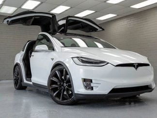 Used 2016 Tesla Model X 90D image 1
