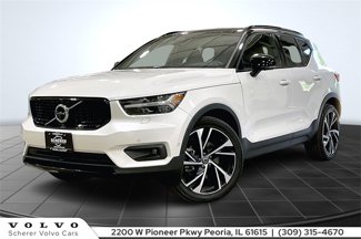 Used 2019 Volvo XC40 T5 R-Design image 1