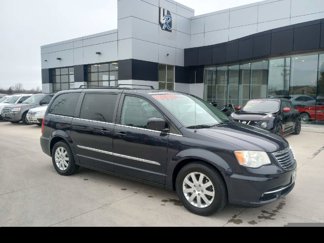 Used 2013 Chrysler Town & Country Touring image 1