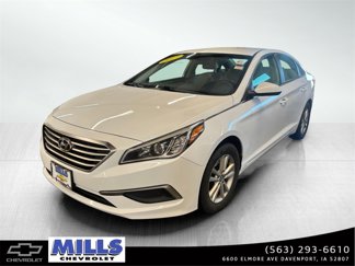 Used 2017 Hyundai Sonata SE image 1