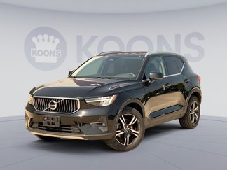 Certified 2023 Volvo XC40 B5 Plus image 1