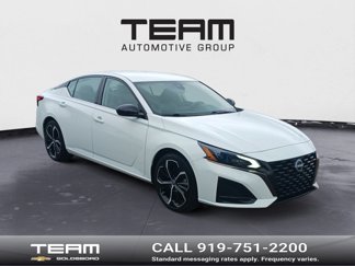 Used 2023 Nissan Altima 2.5 SR image 1