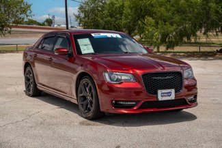 Used 2021 Chrysler 300 Touring L image 1
