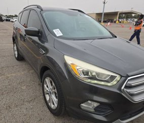 Used 2017 Ford Escape SE w/ Equipment Group 201A image 1