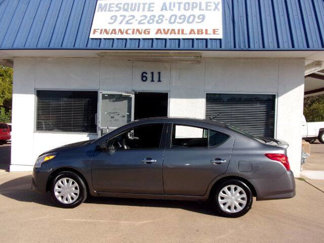 Used 2018 Nissan Versa SV image 1