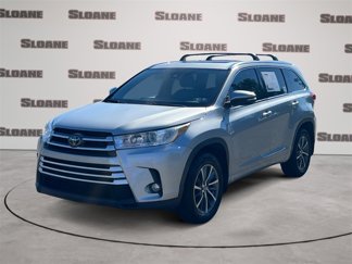 Used 2017 Toyota Highlander XLE image 1