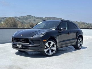 Certified 2025 Porsche Macan image 1
