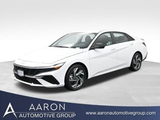 Used 2025 Hyundai Elantra Sport image 1
