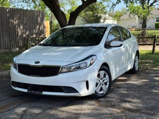 Used 2017 Kia Forte LX image 1