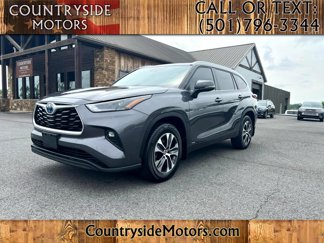 Used 2022 Toyota Highlander XLE image 1