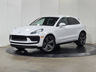 Used 2024 Porsche Macan image 1