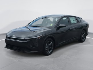 New 2025 Kia K4 LXS image 1