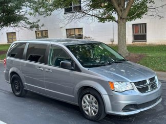 Used 2018 Dodge Grand Caravan SE image 1