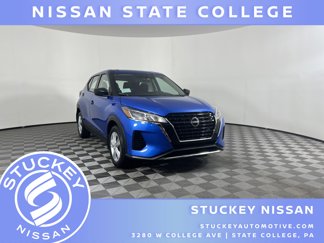 New 2025 Nissan Kicks Play S image 1