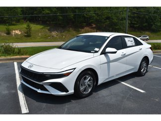 New 2025 Hyundai Elantra SE image 1