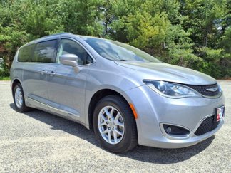 Used 2020 Chrysler Pacifica Touring-L image 1