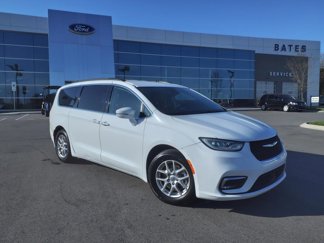 Used 2022 Chrysler Pacifica Touring-L image 1
