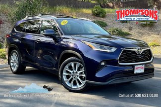 Used 2022 Toyota Highlander Limited image 1