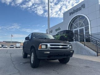 Used 1996 Chevrolet Blazer 4WD 2-Door image 1