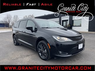Used 2020 Chrysler Pacifica Touring-L image 1